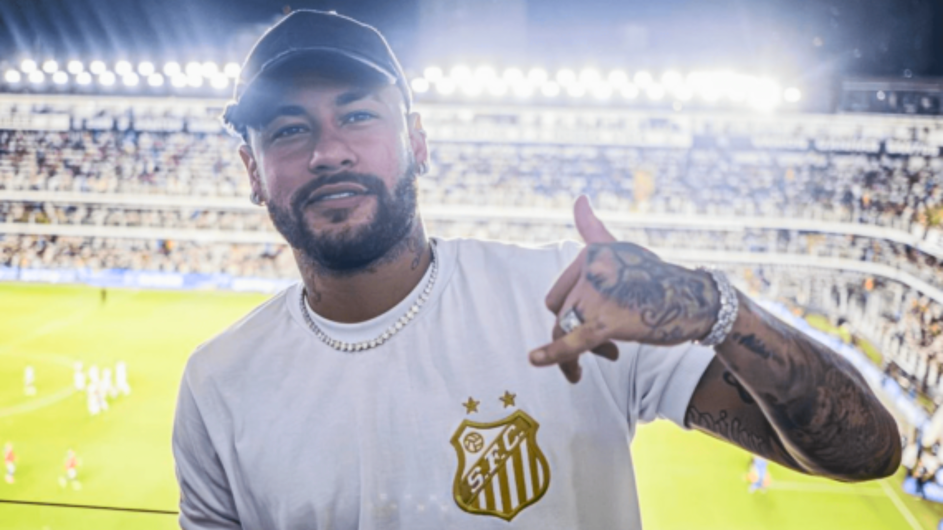 Santos negocia volta de Neymar; pai pode ser novo gestor do clube, diz portal