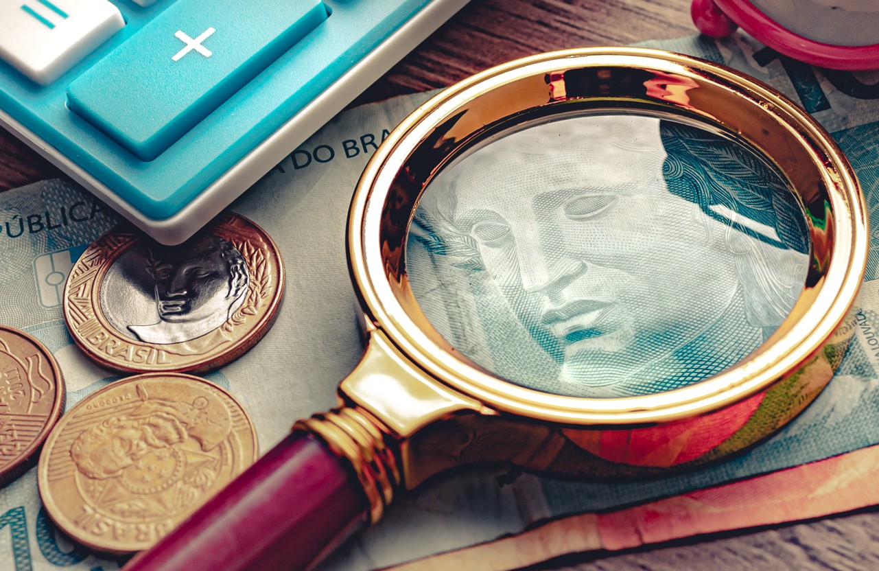 Superávit da balança comercial brasileira recua 24,6% em 2024