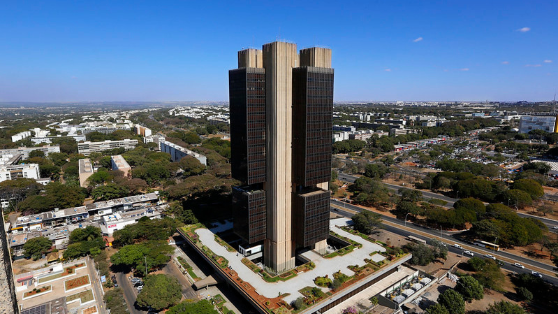 Pesquisa Firmus: empresas sobem expectativas do IPCA 2025 para 4,2%