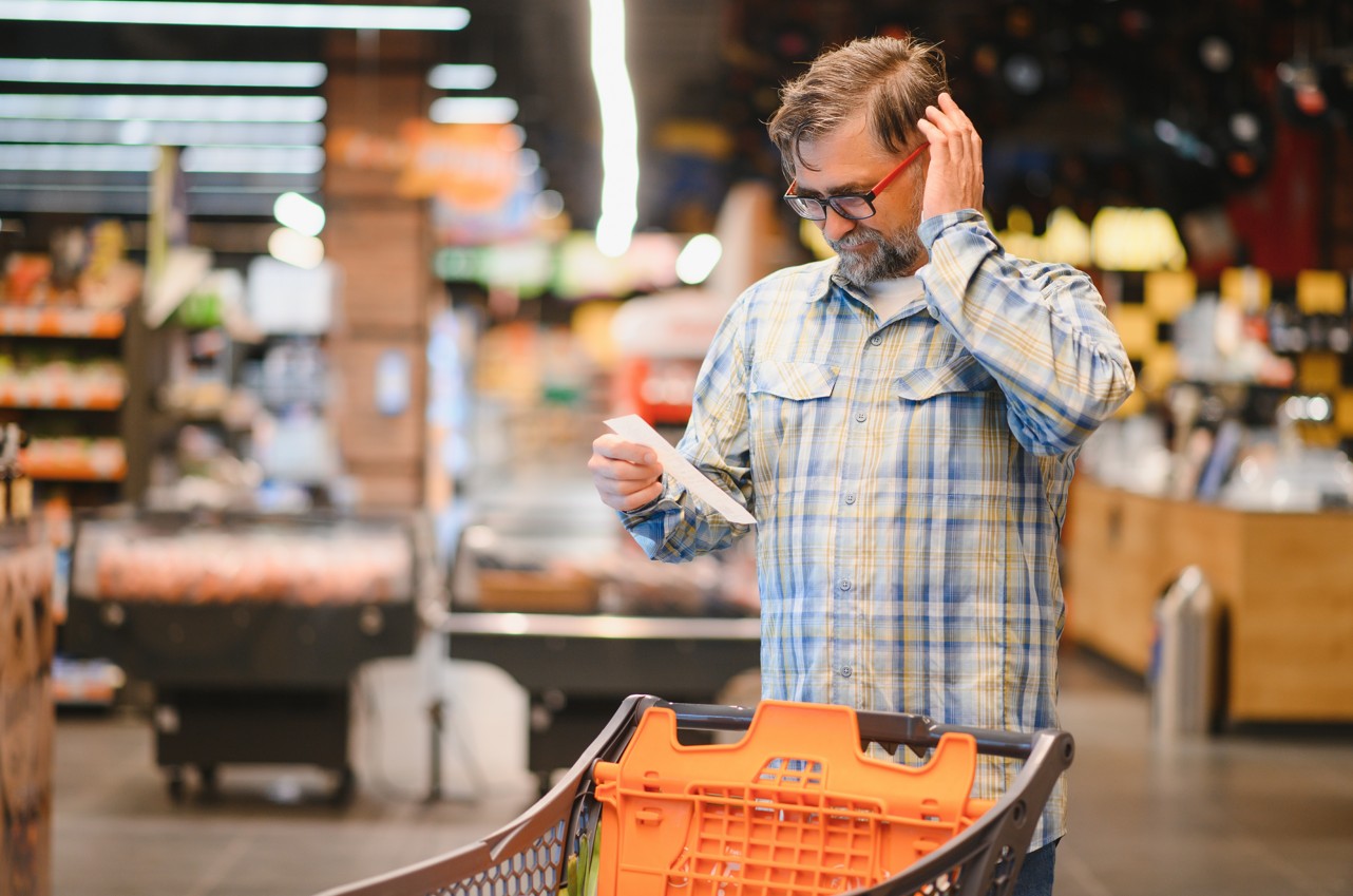 Governo estuda reduzir tarifas de importação de alimentos; mercado vê medida como ineficaz