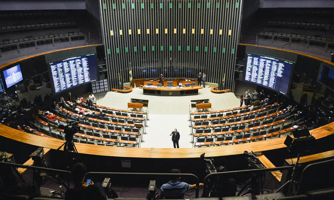 Deputados apresentam propostas para reforma da renda