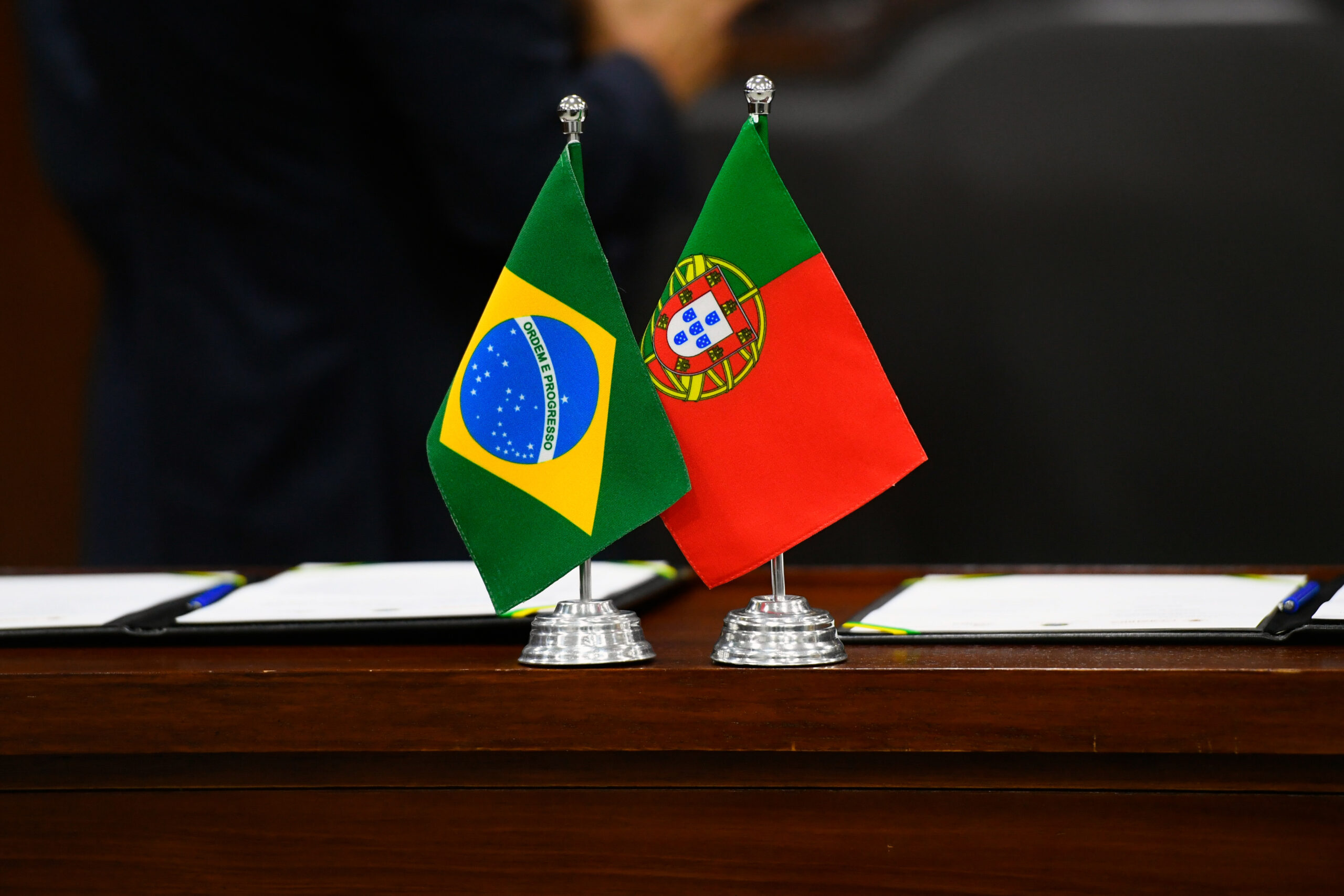 Brasil e Portugal assinam 19 acordos bilaterais