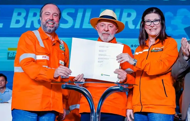 Quanto mais forte for a Petrobras, mais forte será o Brasil, diz Lula