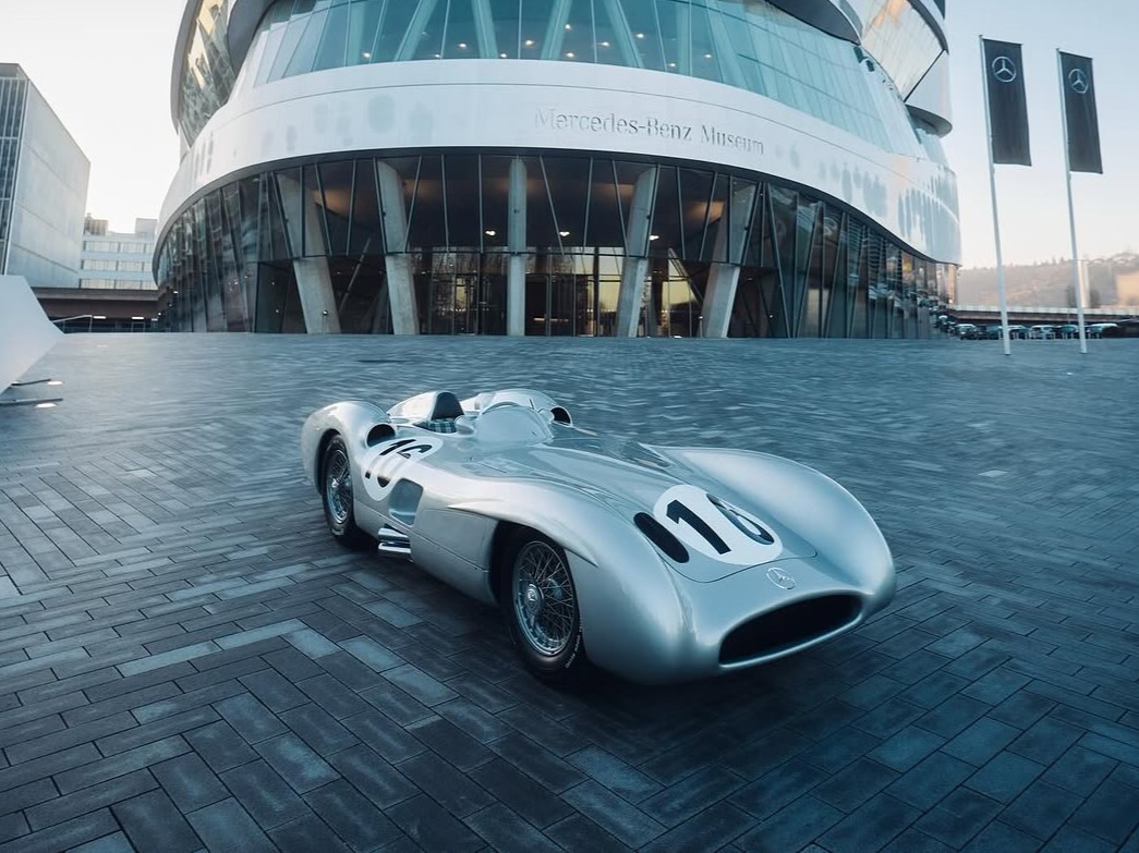 Mercedes rara é vendida por preço recorde