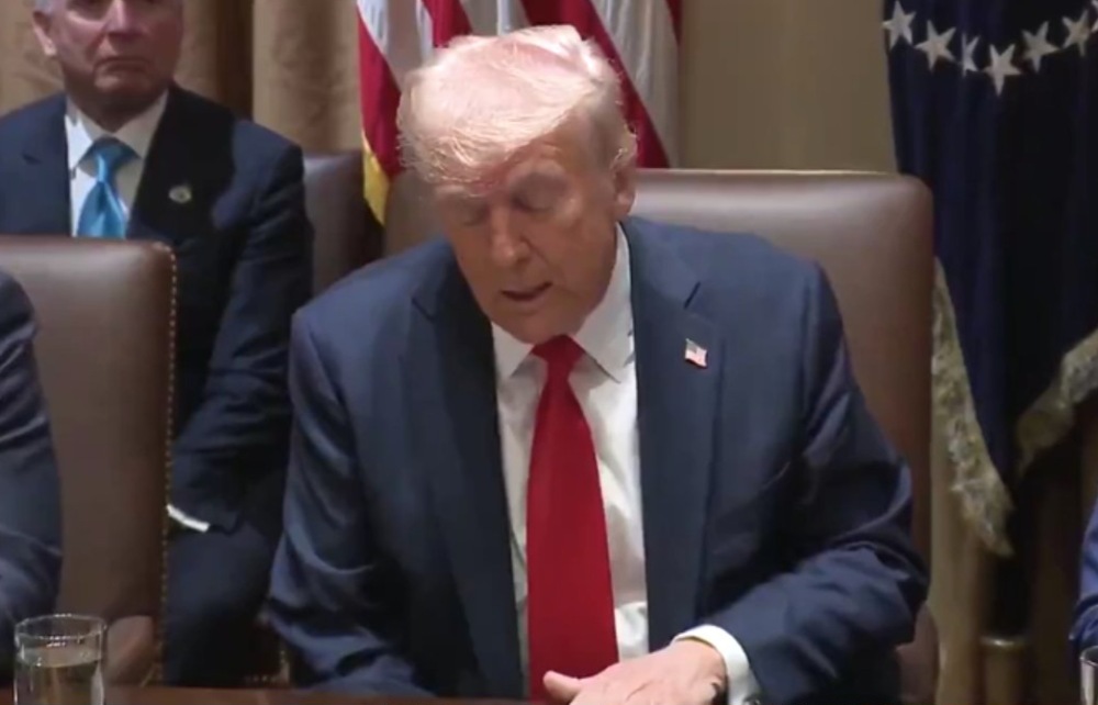 Trump confirma aplicação de tarifas sobre México e Canadá nesta terça