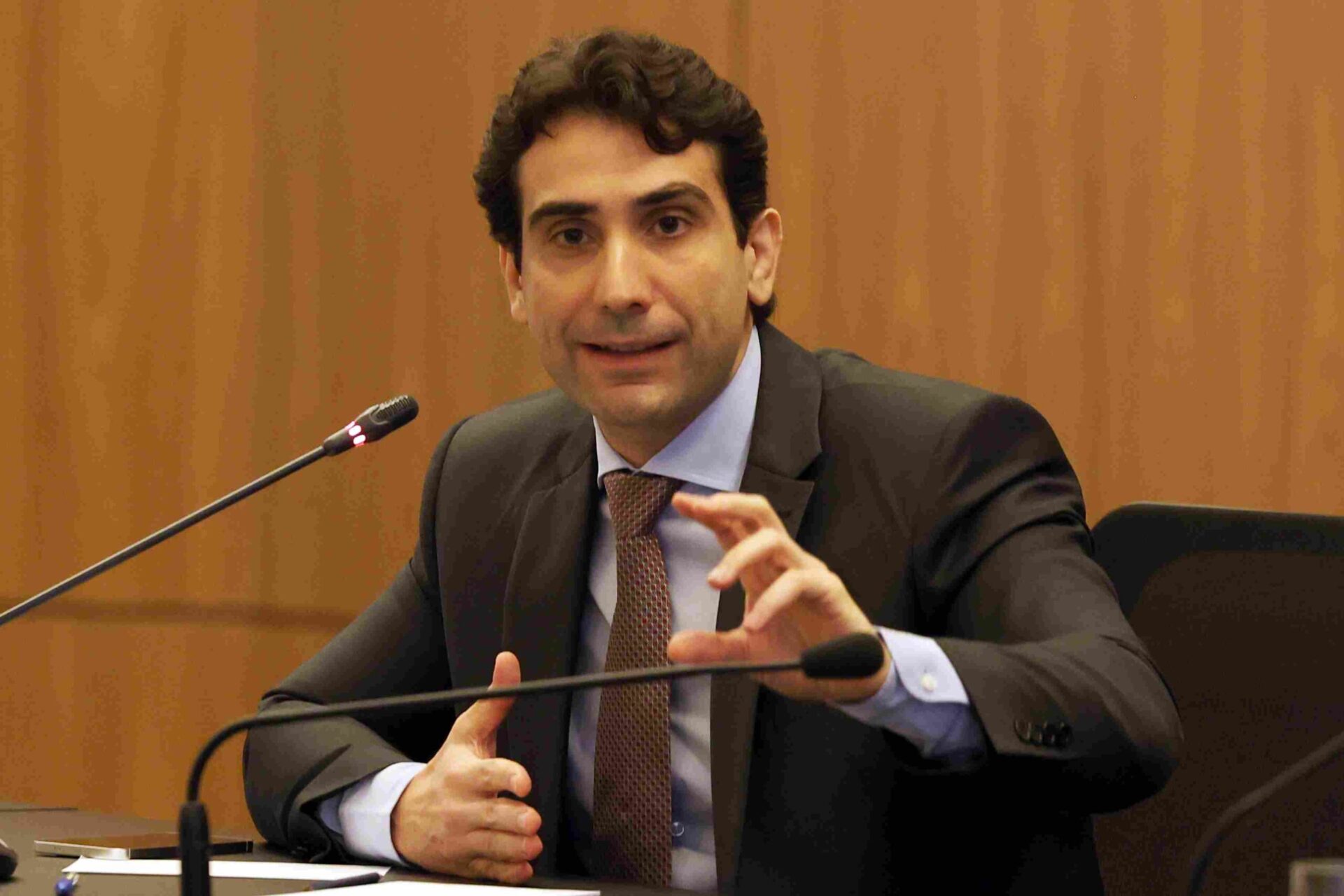 Galípolo descarta exclusão de alimentos e energia do cálculo da inflação