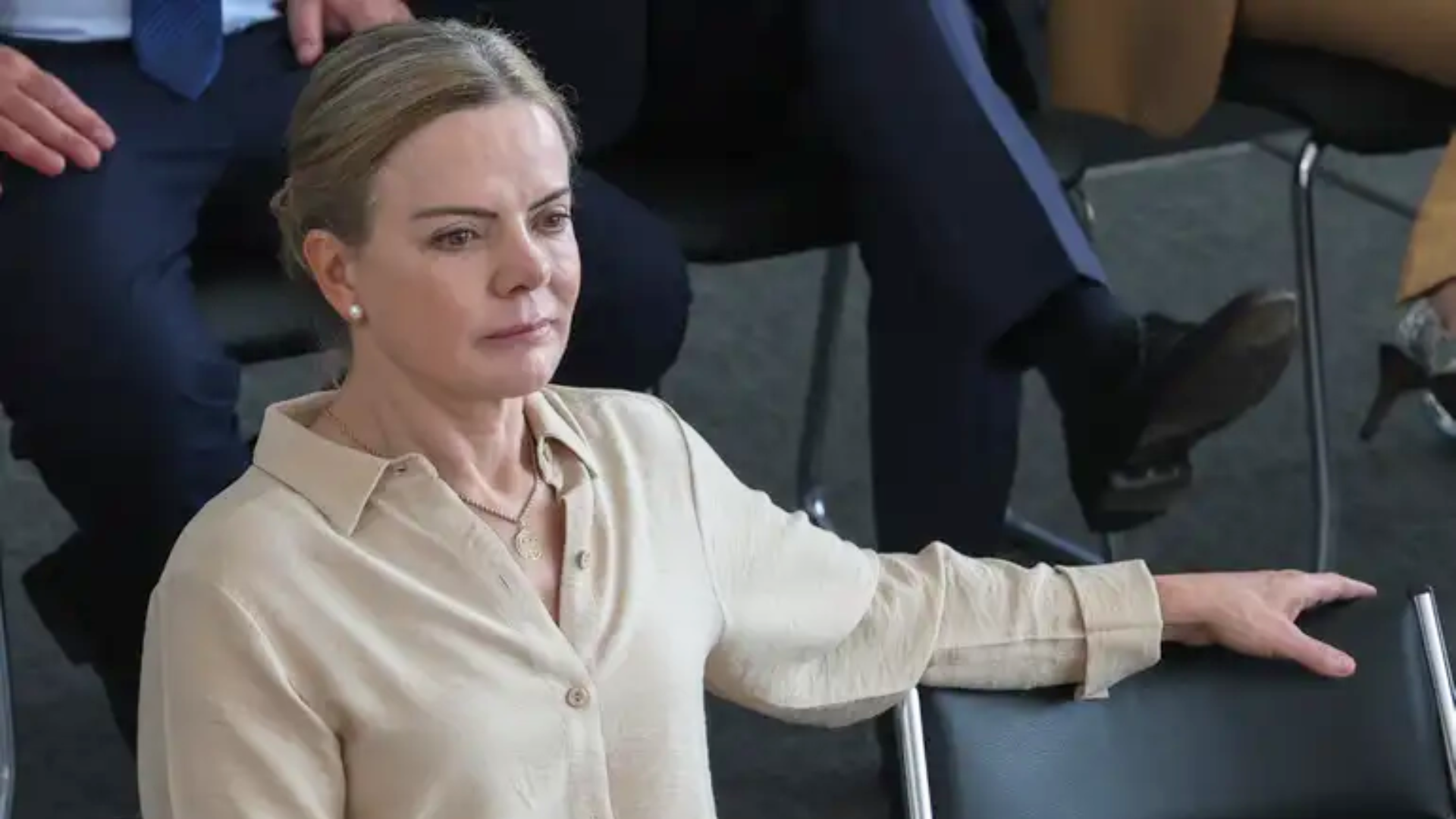 Gleisi: Isenção do IR para renda de até R$ 5 mil será apresentada na próxima semana