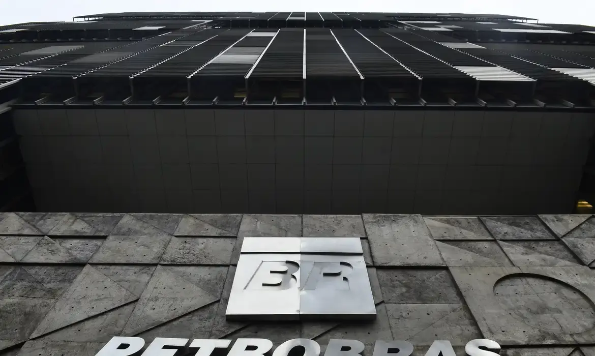 Balanço da Petrobras no 3TRI25 sai em novembro; veja datas