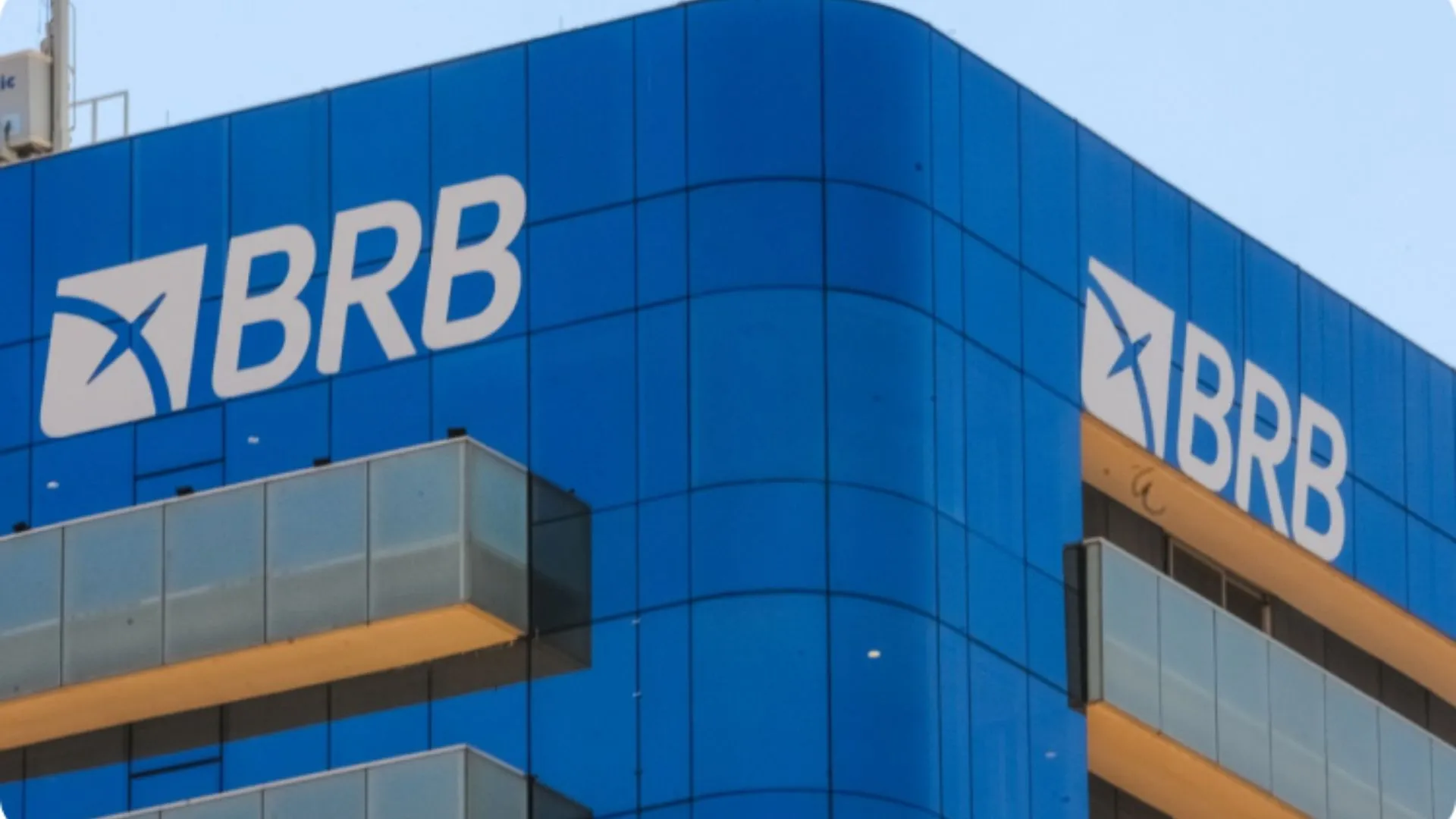 Fachada de prédio do BRB