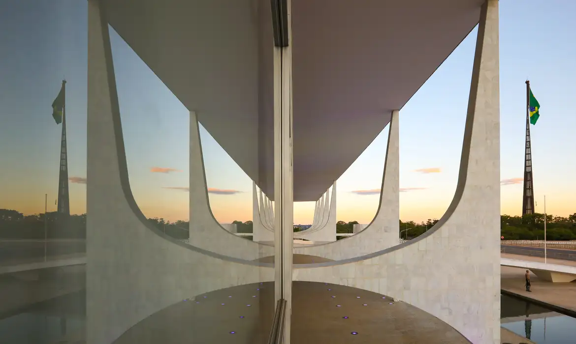 Lula sanciona orçamento de 2025 com vetos