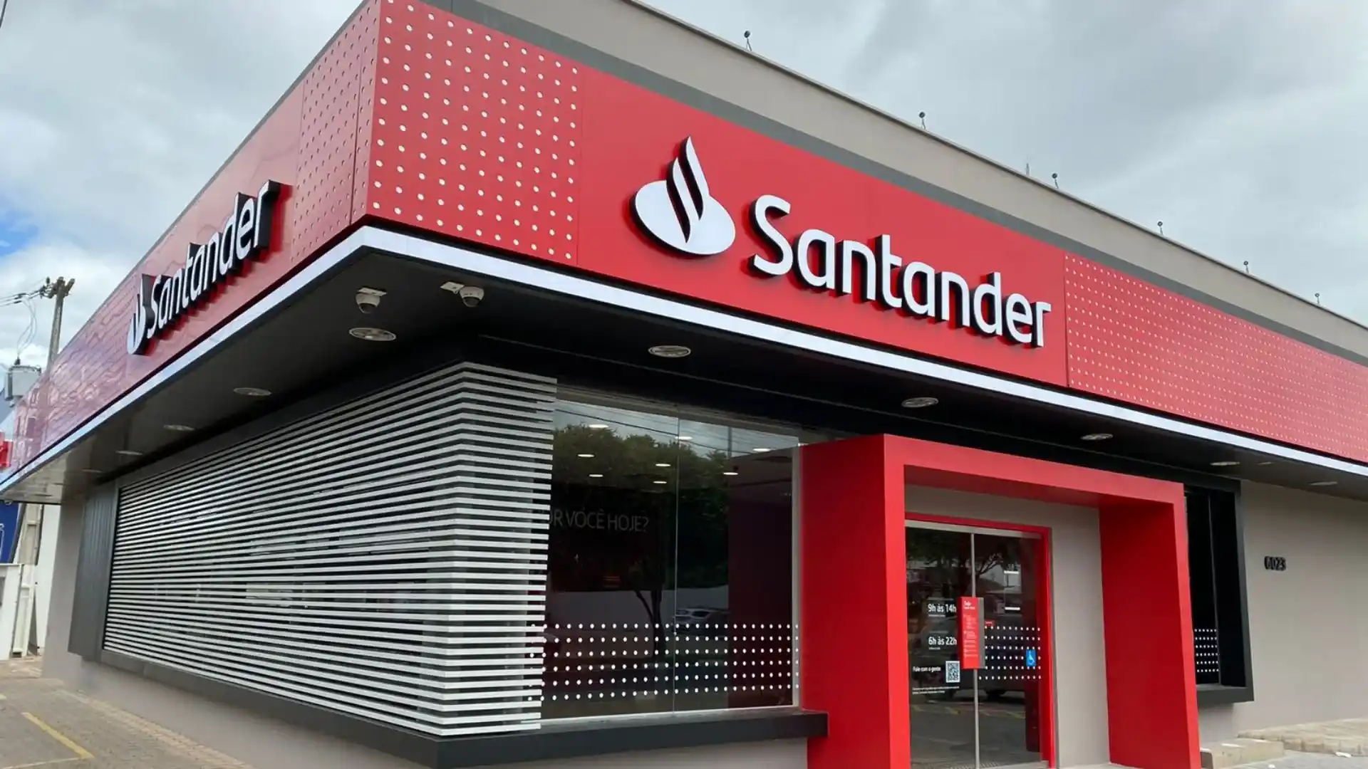 Lucro do Santander avança 9,8% no 2TRI25 com alta na margem financeira e controle de custos