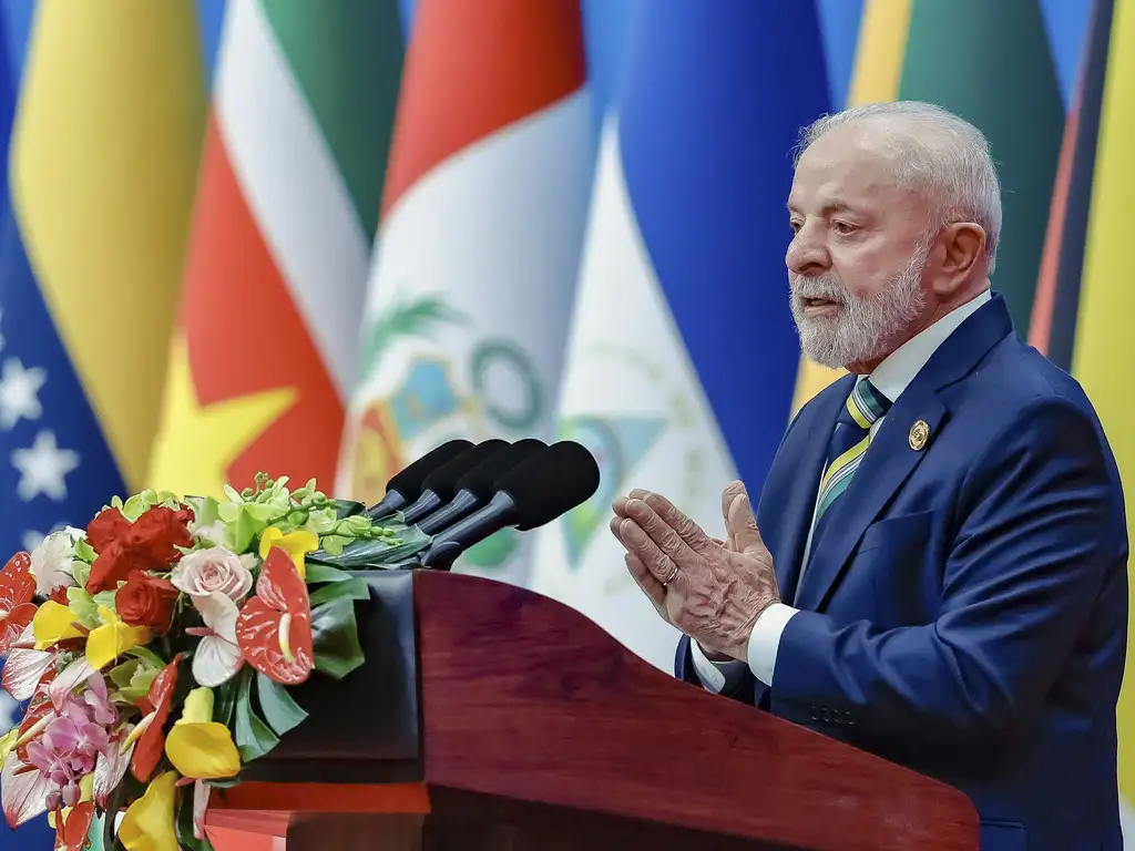 Governo Lula prepara pacote de bondades para reverter baixa popularidade