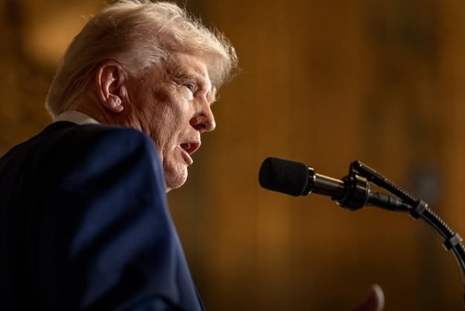 Trump afirma ter assinado acordo comercial com a China