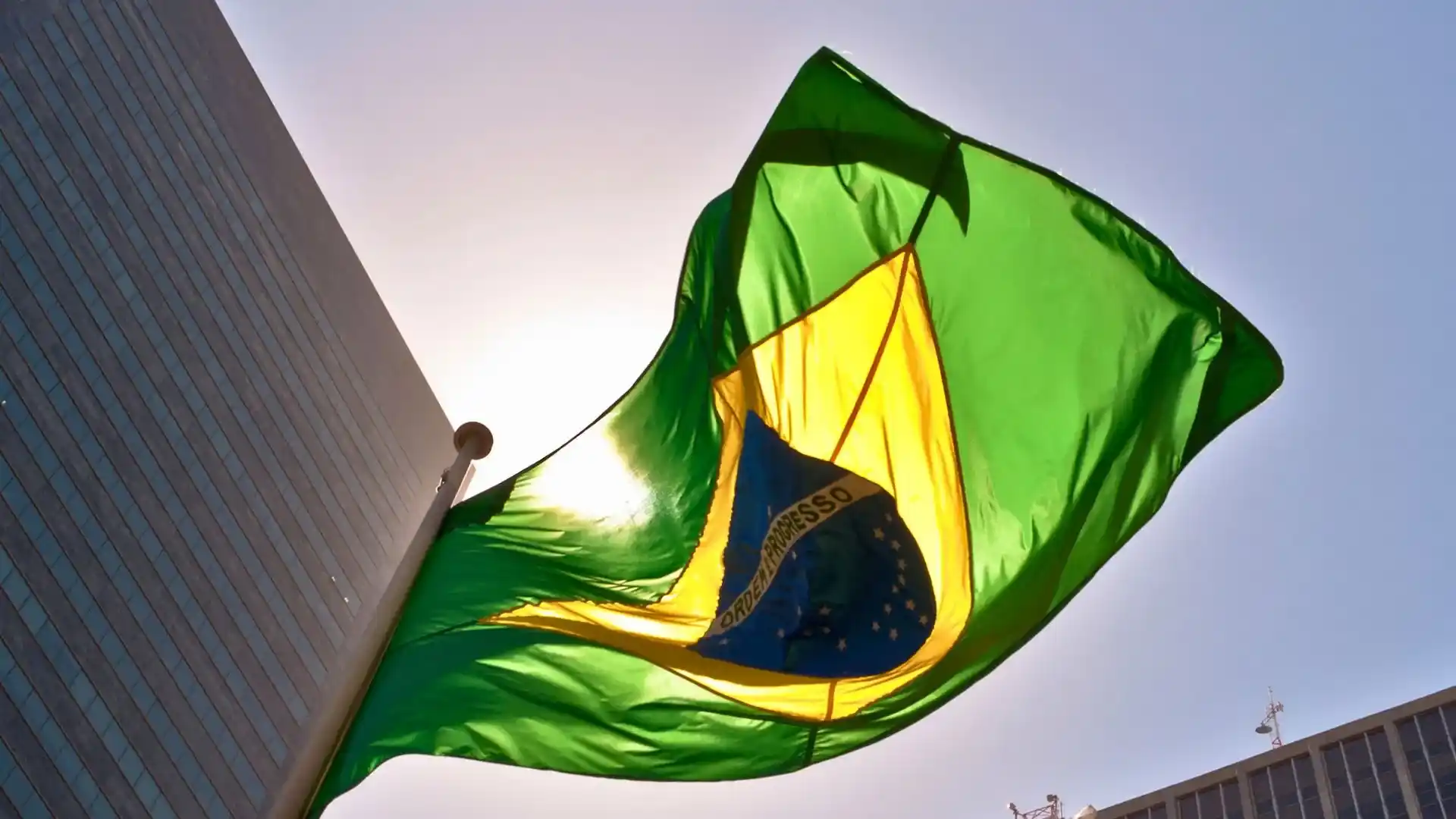 FMI revisa para cima previsão de crescimento do Brasil em 2025