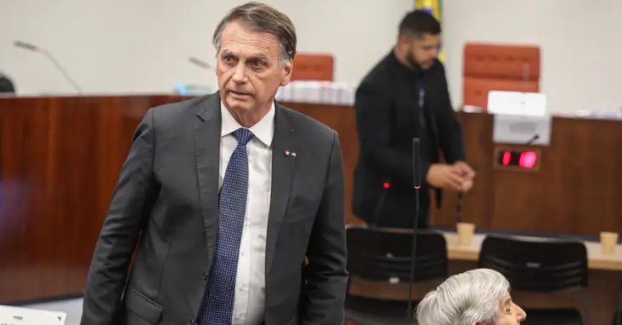 Bolsonaro nega envolvimento com tarifa de 50% imposta por Trump
