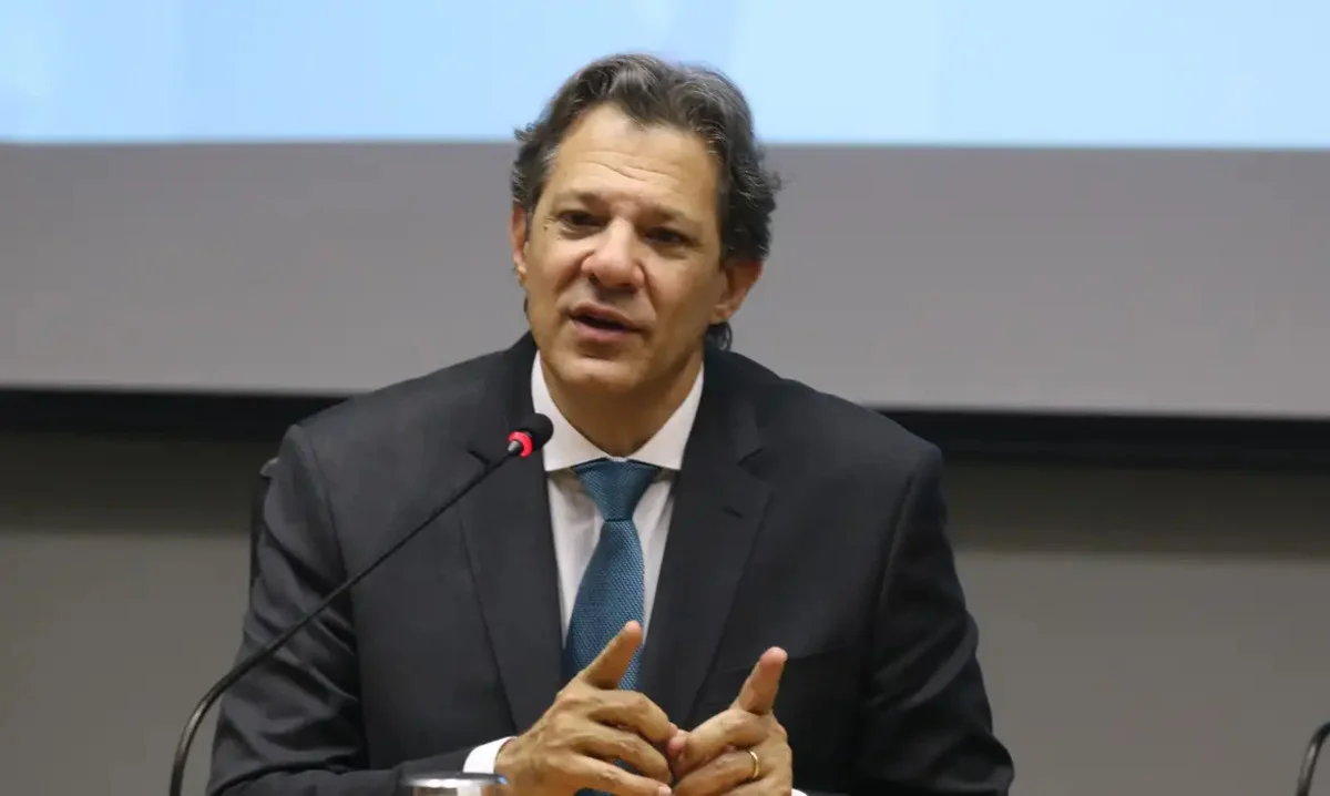 Haddad critica tarifas de Trump e vê decisão como política: “Não há racionalidade econômica”