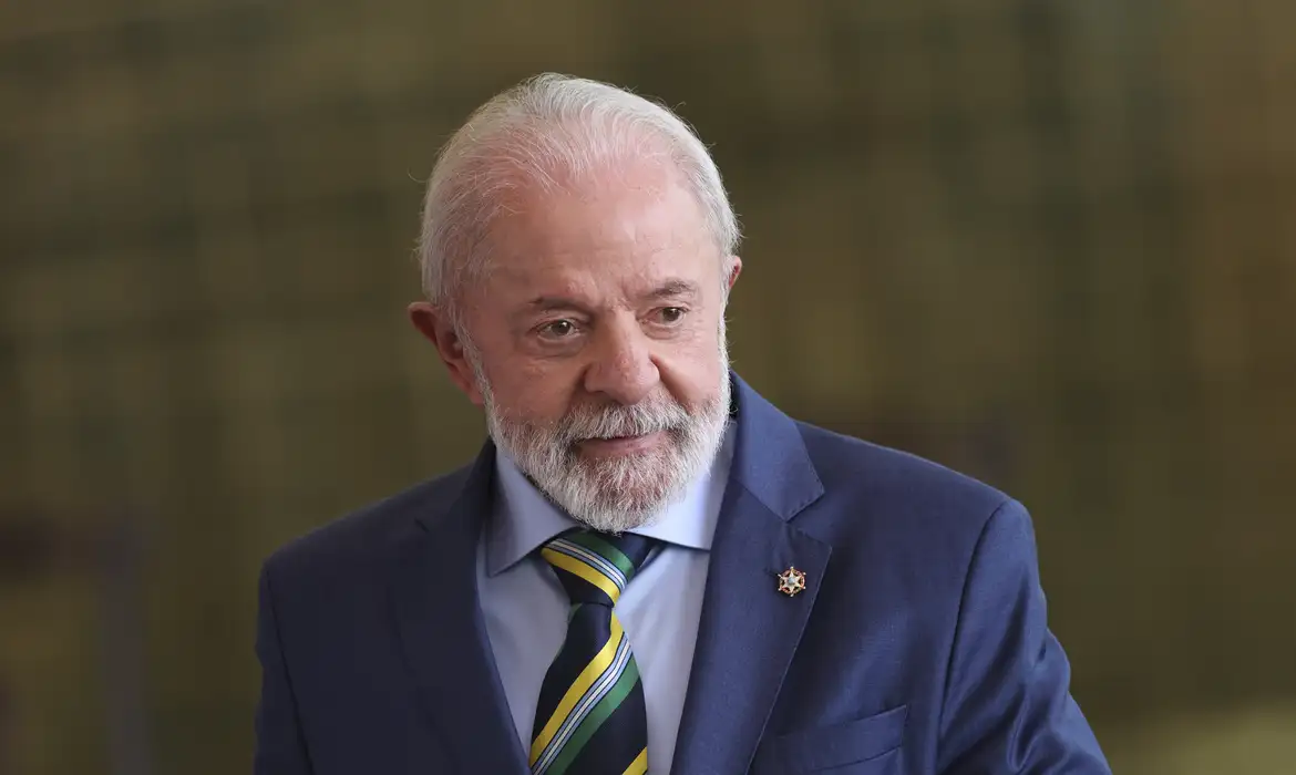 Lula tem até hoje para definir se aprova ou veta aumento de deputados federais