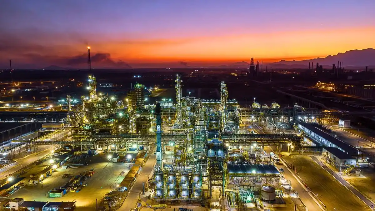 Petrobras anuncia R$ 33 bi em investimentos no refino e petroquímica no RJ