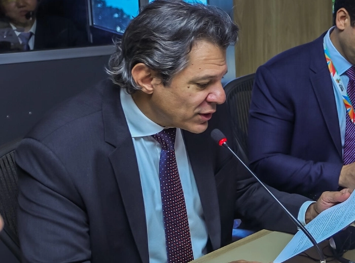 Tarifaço de Trump pode atingir mais de 10 mil empresas brasileiras, alerta Haddad