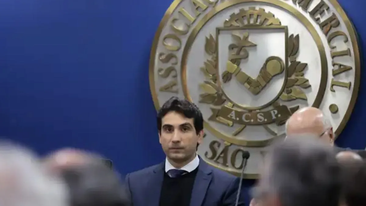 Galípolo defende juros altos por período prolongado com os desafios estruturais do Brasil