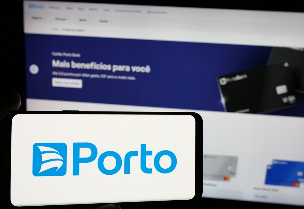 Porto supera expectativas e reforça força nos segmentos de saúde e financeiro