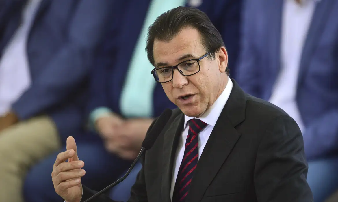 Ministro do Trabalho diz que Caged de agosto vai mostrar crescimento do emprego
