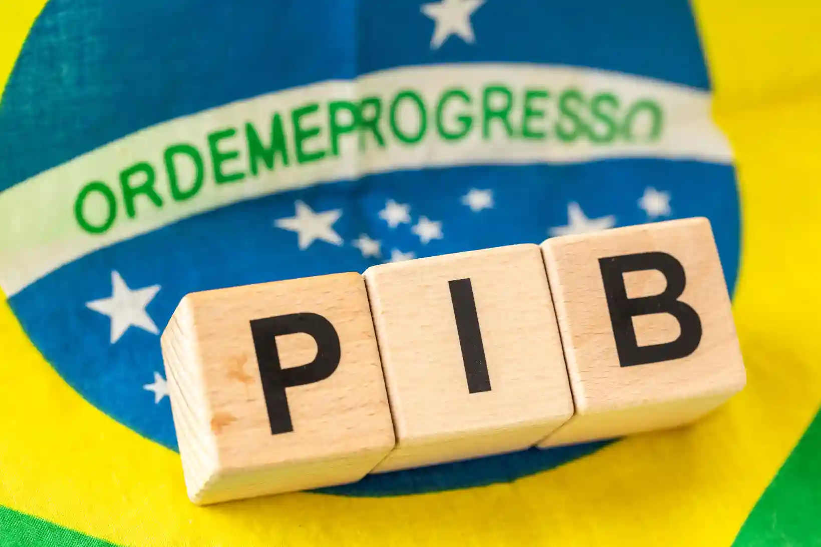 PIB sobe 0,4% no 2TRI25, mas análise indica desaceleração