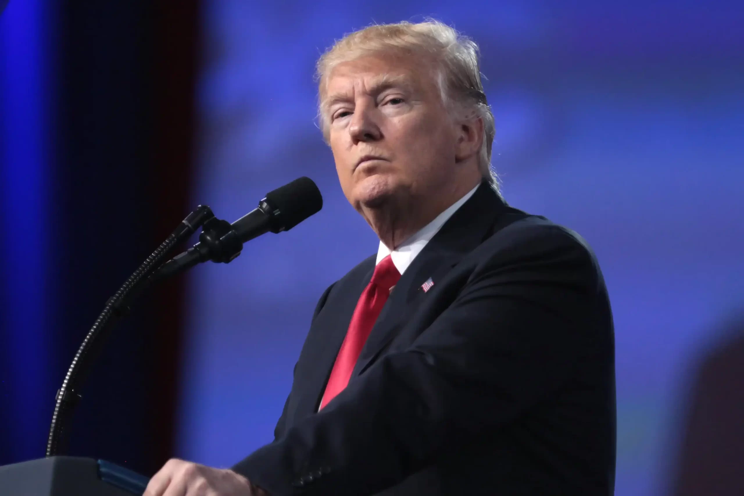 Trump busca participacoes acionarias em empresas