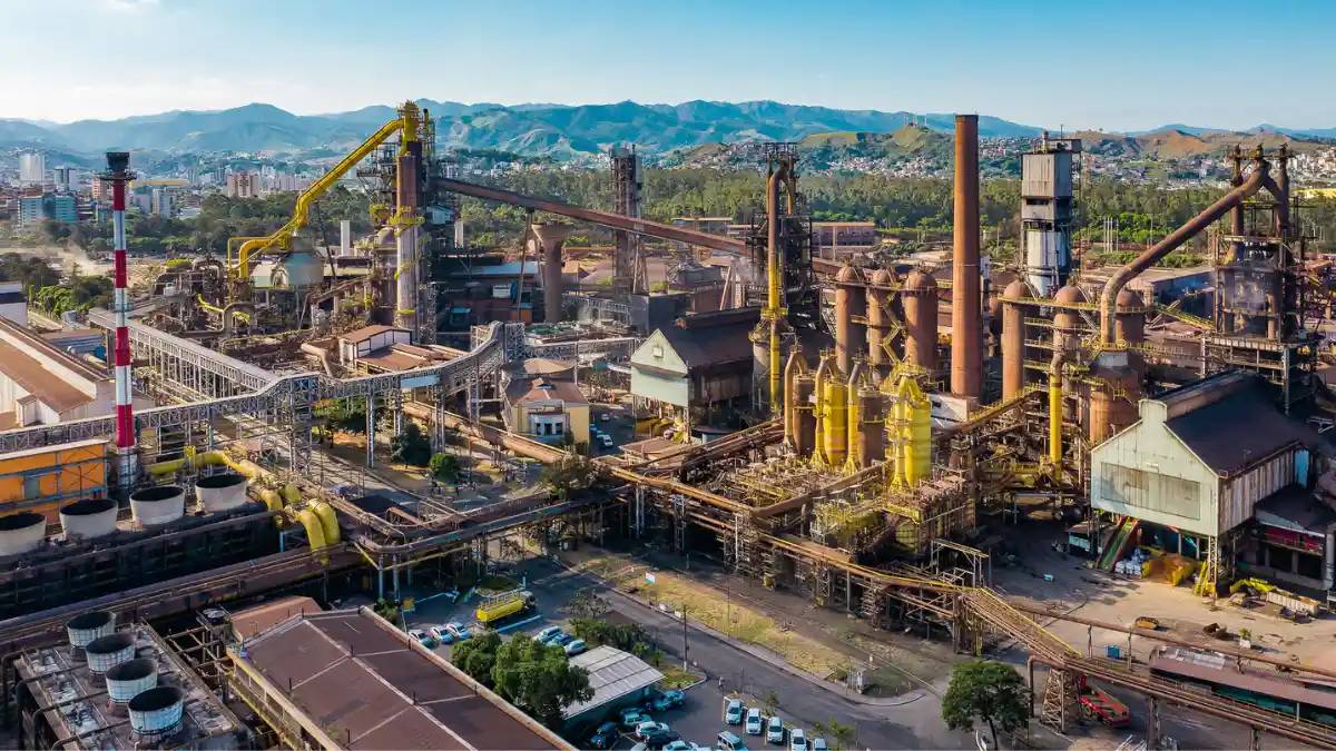 Usiminas tem prejuízo de R$ 3,5 bi no 3TRI25; impairment e menor produção de aço pesam