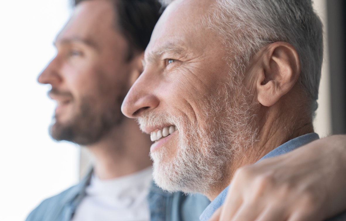 planejamento financeiro intergeracional: imagem de pai e filho