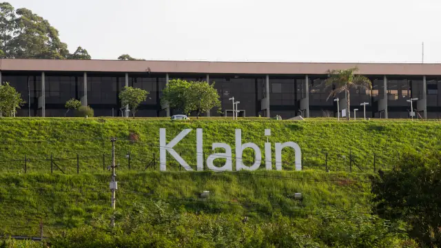 Ações da Klabin sobem após divulgação de dividendos bilionários