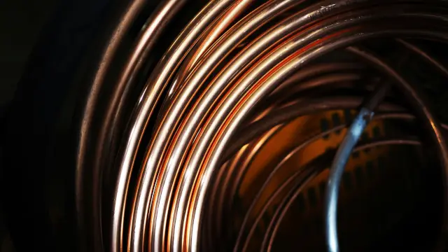 Preço do cobre supera US$ 13 mil por tonelada e renova máximas históricas