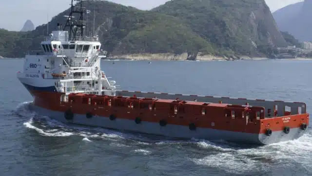 Navio da CBO no mar: fusão entre OceanPact e CBO deve elevar dividendos