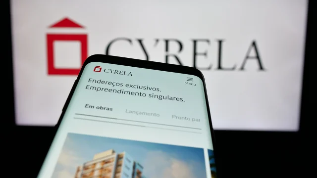 Cyrela (CYRE3) cai mais de 5%; ajuste contábil levanta dúvidas sobre qualidade dos ganhos