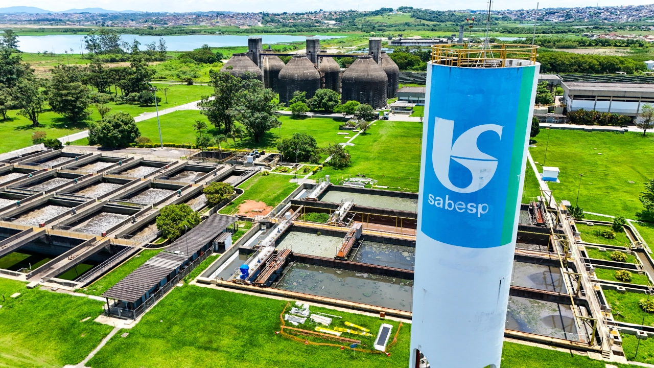 Tanques da Sabesp no interior de São Paulo