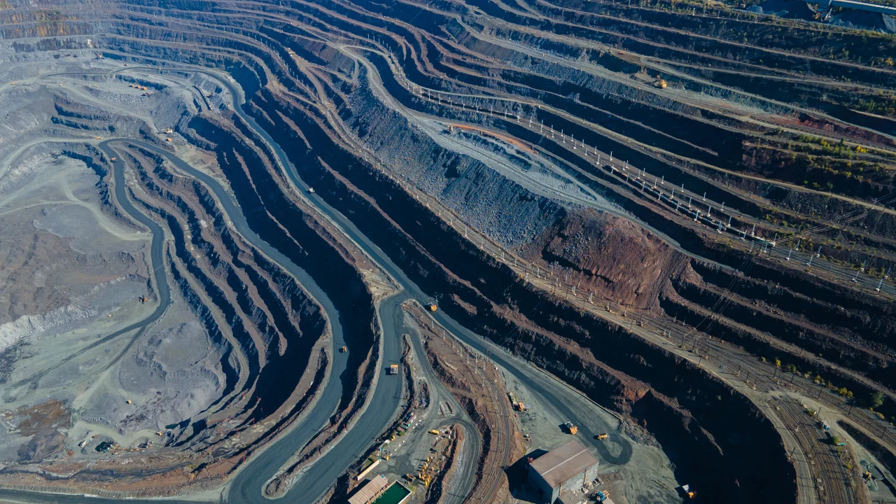 Minério de ferro fecha em alta de 1,13% em Dalian