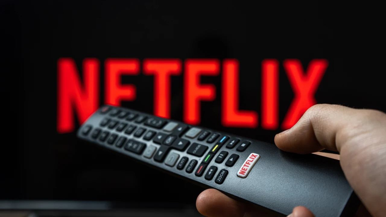 Netflix lucra US$ 3,4 bi no 2ºTRI, mas ações caem mais de 8% após balanço