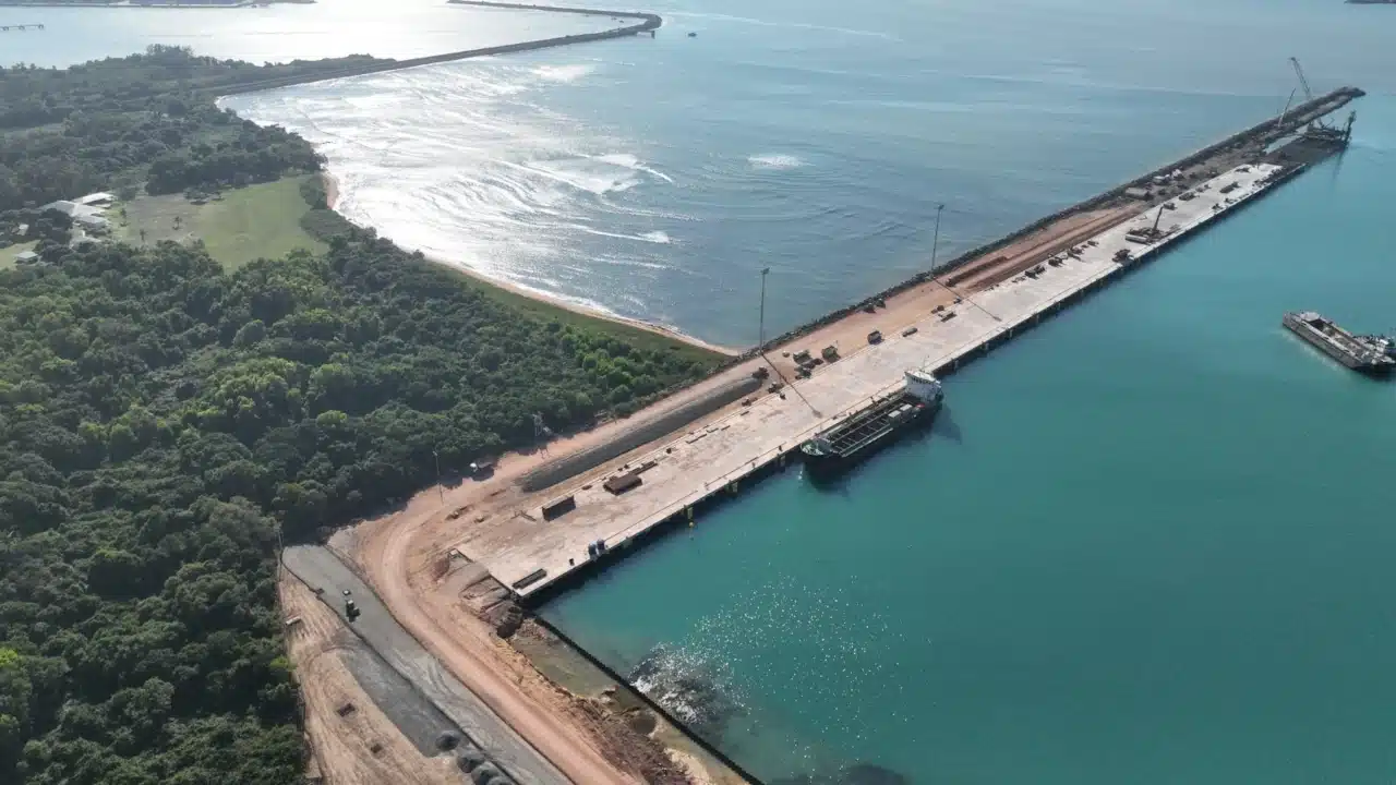 Suzano compra 10% de porto em construção em Aracruz