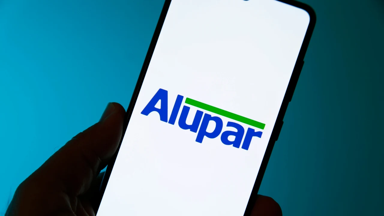 Alupar tem transmissão como destaque, mas ações recuam 1,80%
