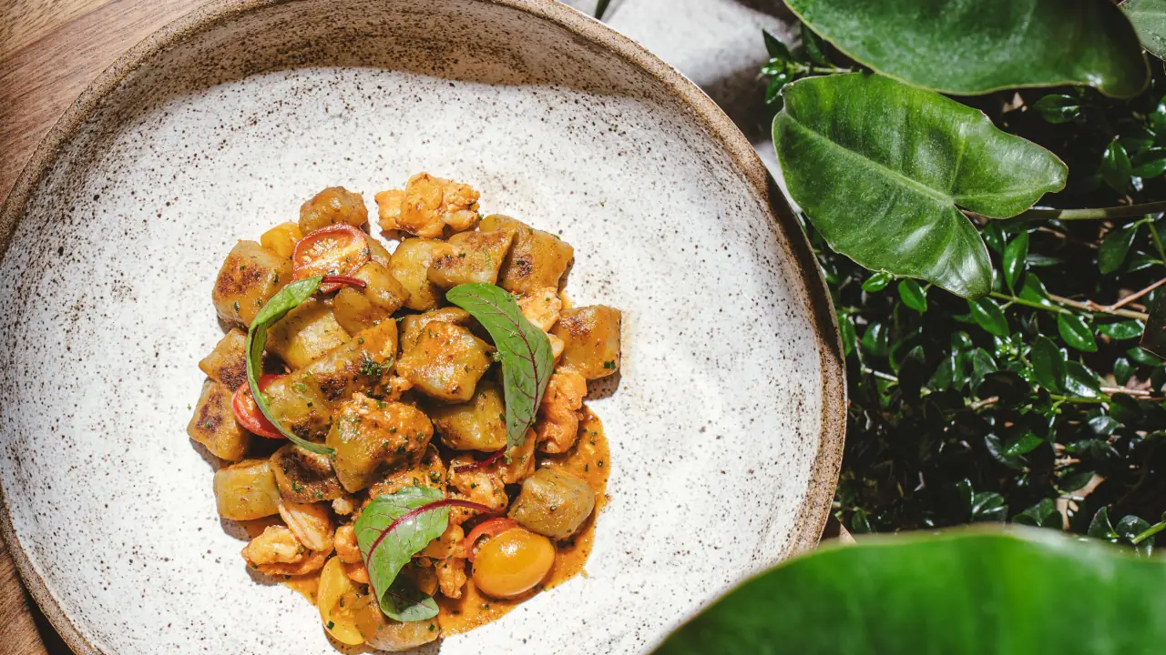 Sabores caipiras encontram a cozinha francesa em jantar no Terraço Jardins