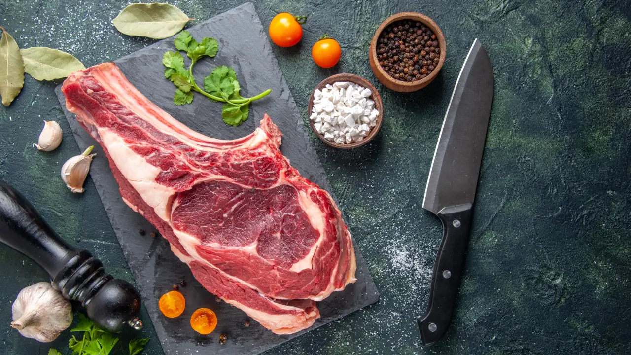 Fechamento de frigoríficos nos EUA tira 10% da capacidade e muda o jogo da carne bovina