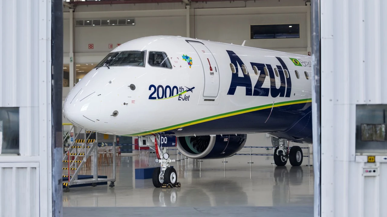 Azul recebe o 2.000º E-Jet da Embraer e chega a 50 aeronaves E195-E2