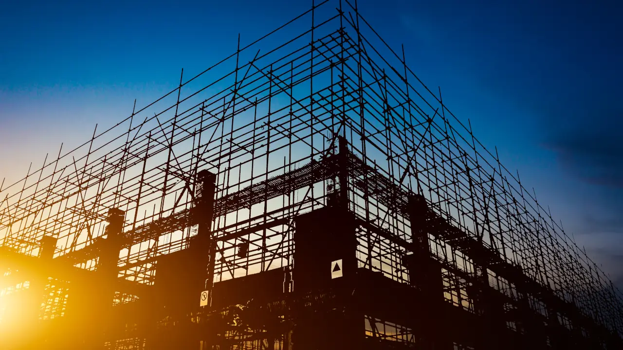 Construção mostra resiliência, mas juros e custos pressionam setor, diz BB Investimentos