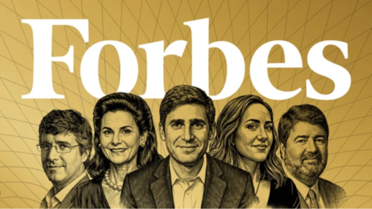 Capa da Forbes com ilustração de cinco empresários em tons dourados e o logotipo da revista ao fundo.