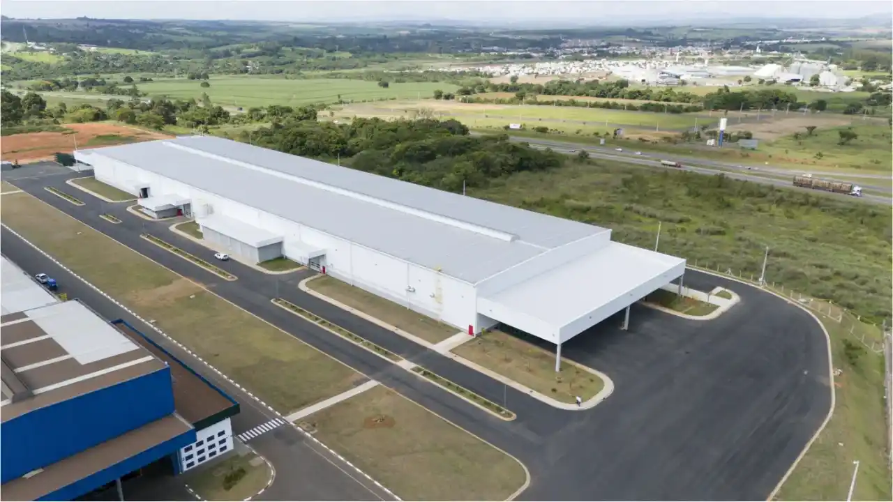 Vista aérea da fábrica da Suspensys, da Randoncorp, em Mogi Guaçu.