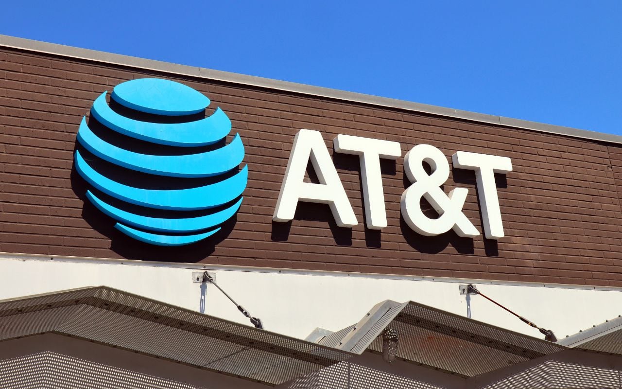 Fachada de loja da AT&T na Califórnia, nos EUA