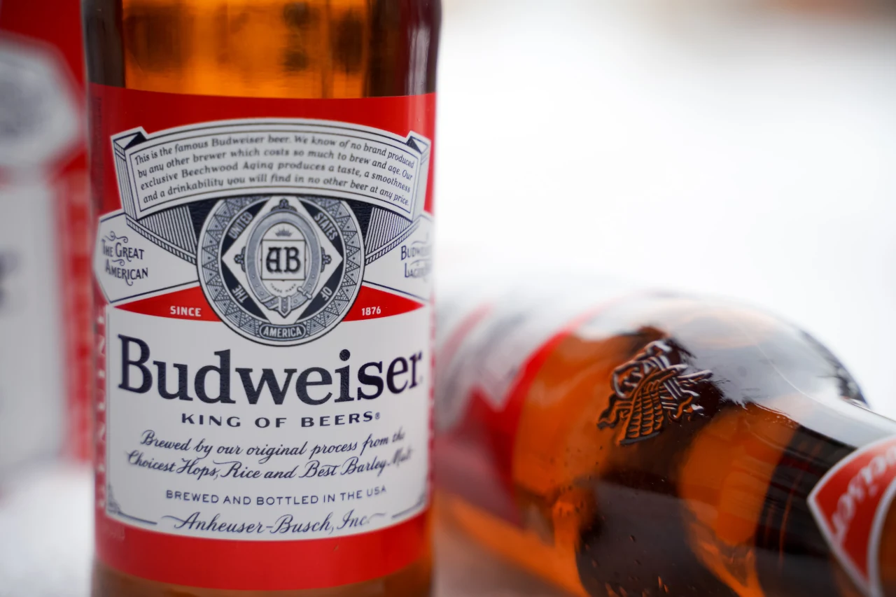 Cerveja Budweiser, produzida pela Ambev