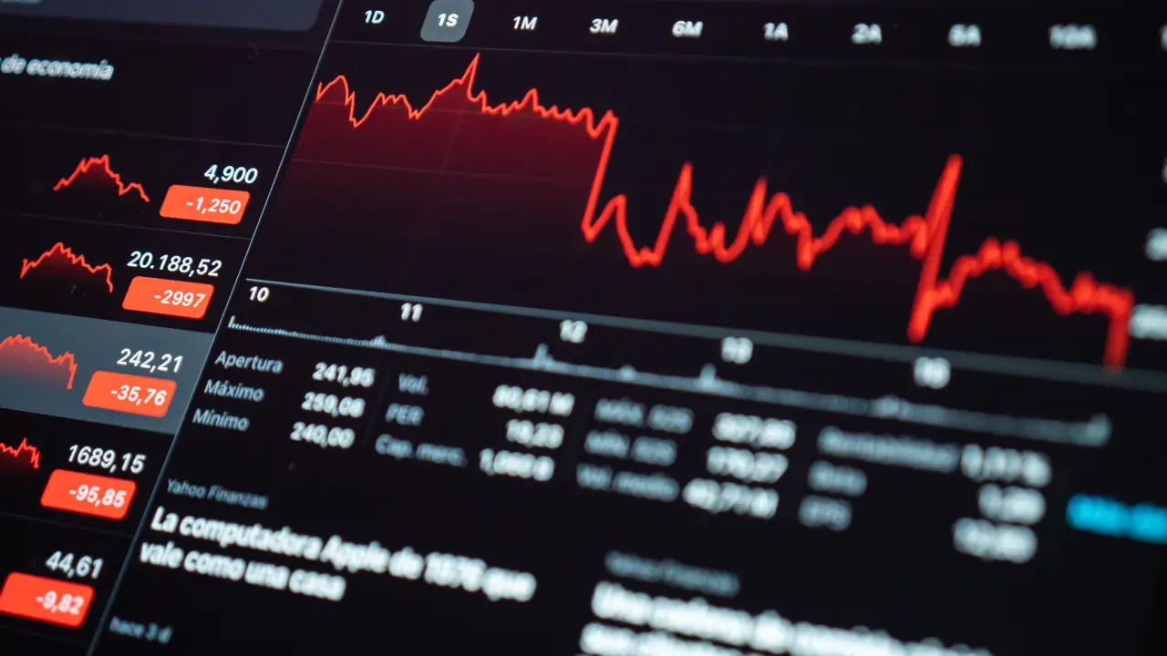 Bolsa despenca, e juros altos pressionam empresas brasileiras