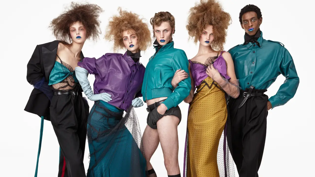 John Galliano leva vestido de US$ 999 à Zara e coleção já tem peças esgotadas