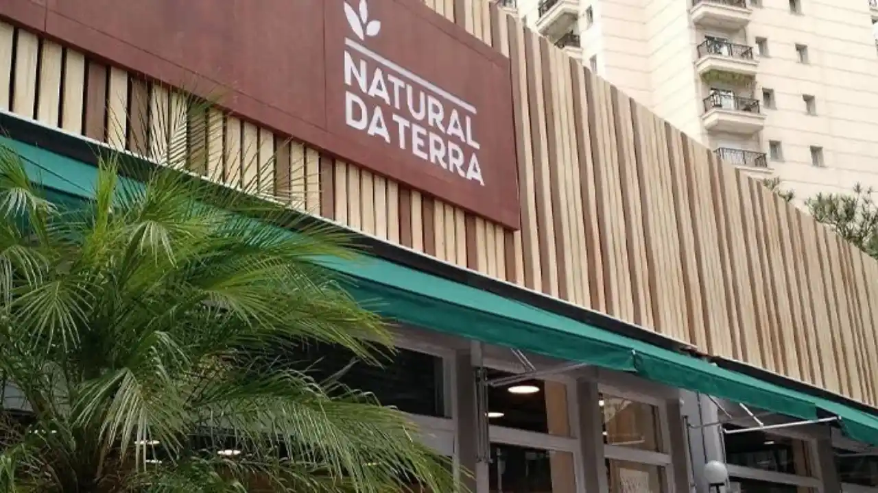 Fachada da rede Hortifruti Natural da Terra em matéria sobre a venda de unidades pela Americanas ao Oba Hortifruti.